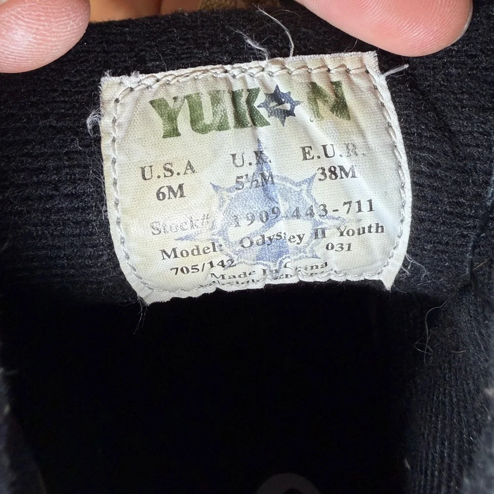 Vintage Yukon Odyssey II Youth Brown Leather Hiking Boots Thinsulate Size 6 M US